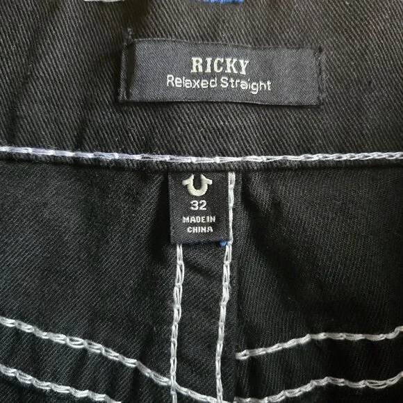 True Religion Mens Ricky Flap Relaxed Straight Black Jeans  display picture 1